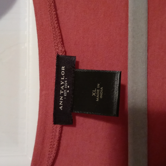 LAST CHANCE Mauve ruffled top - Picture 2 of 5